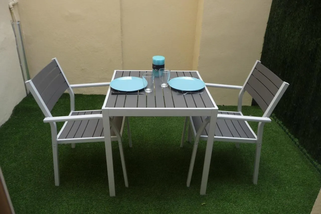 Studio Mezzanine Avec Terrasse Privative Cosy - Ref Mimont Cannes 0*,  France